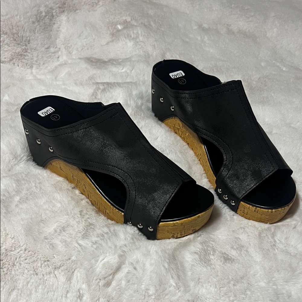 Onyx Black and Tan Wedge Sandals